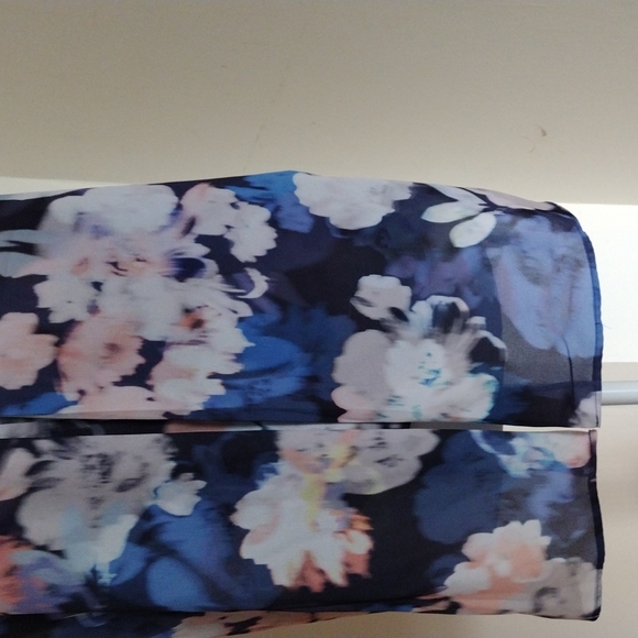 Top - Picture 2 of 3